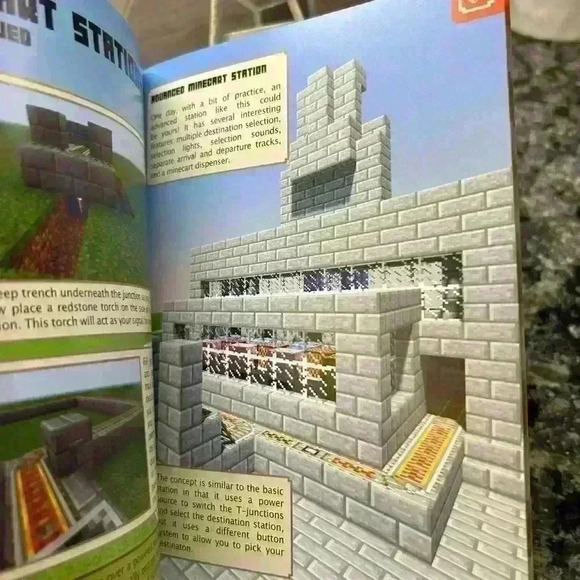 Lot of 2 Minecraft Books - Essential Handbook & Redstone Handbook - Picture 7 of 15